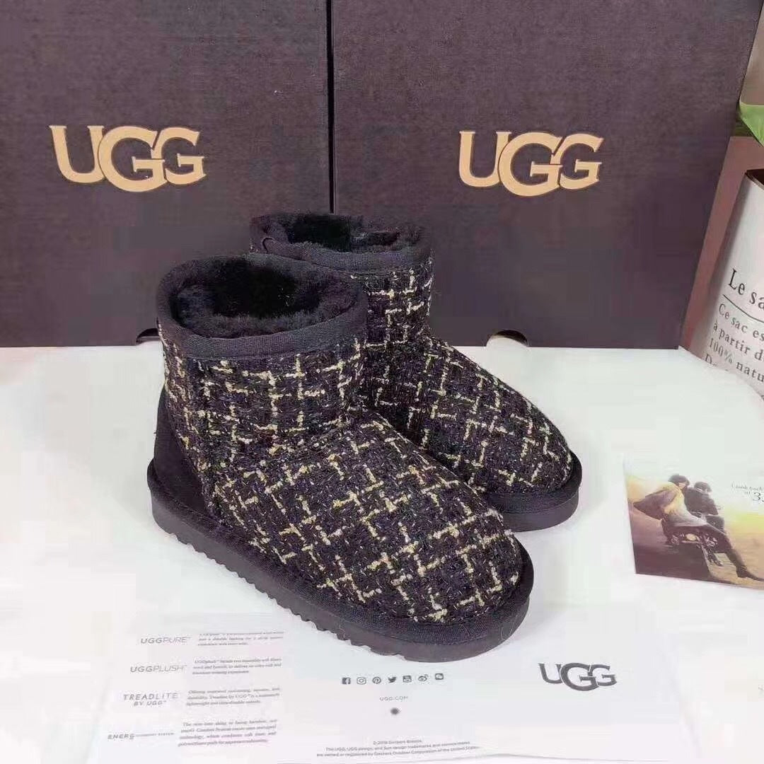 Chic Black Kids' Snow Boots | Elegant Winter Style