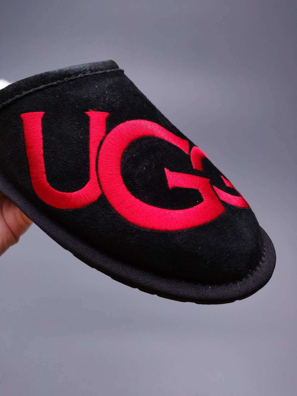 Black Designer-Style Indoor Slippers | G Logo House Shoes – In Stock