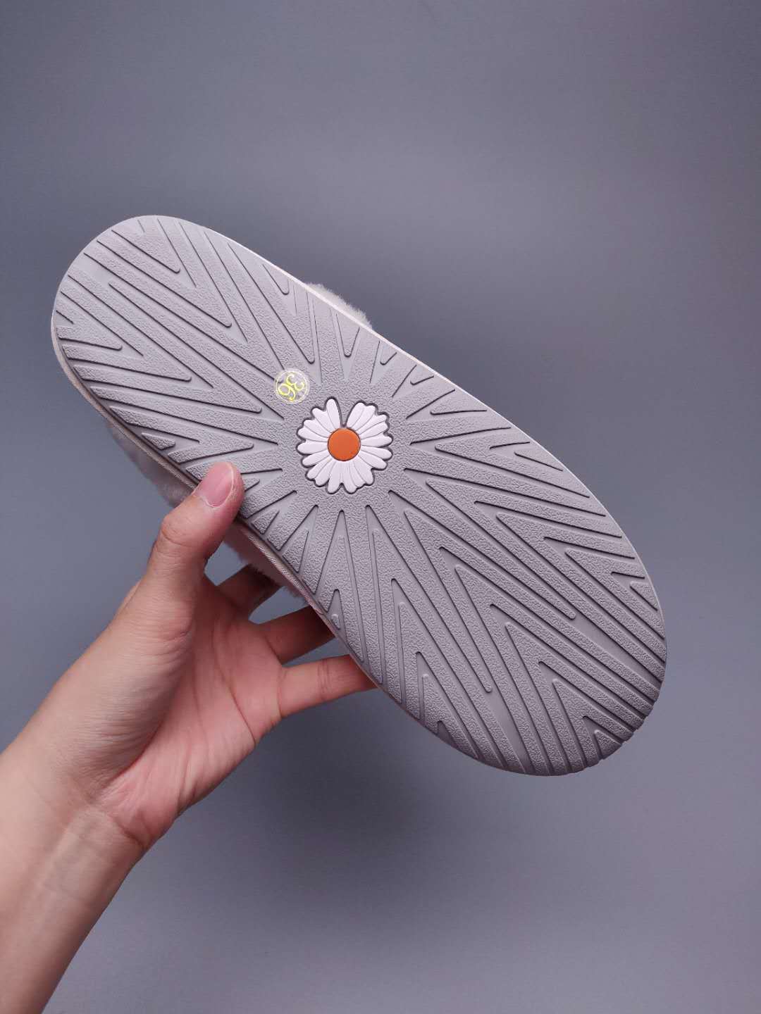 Creamy White Daisy Shoes | Chain & Ribbon Details – In Stock