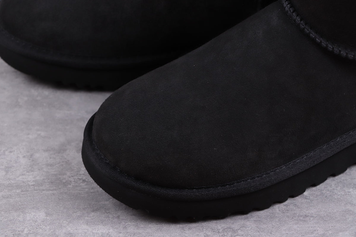 Black Classic Short II Boots | Classic 2.0 Style – In Stock