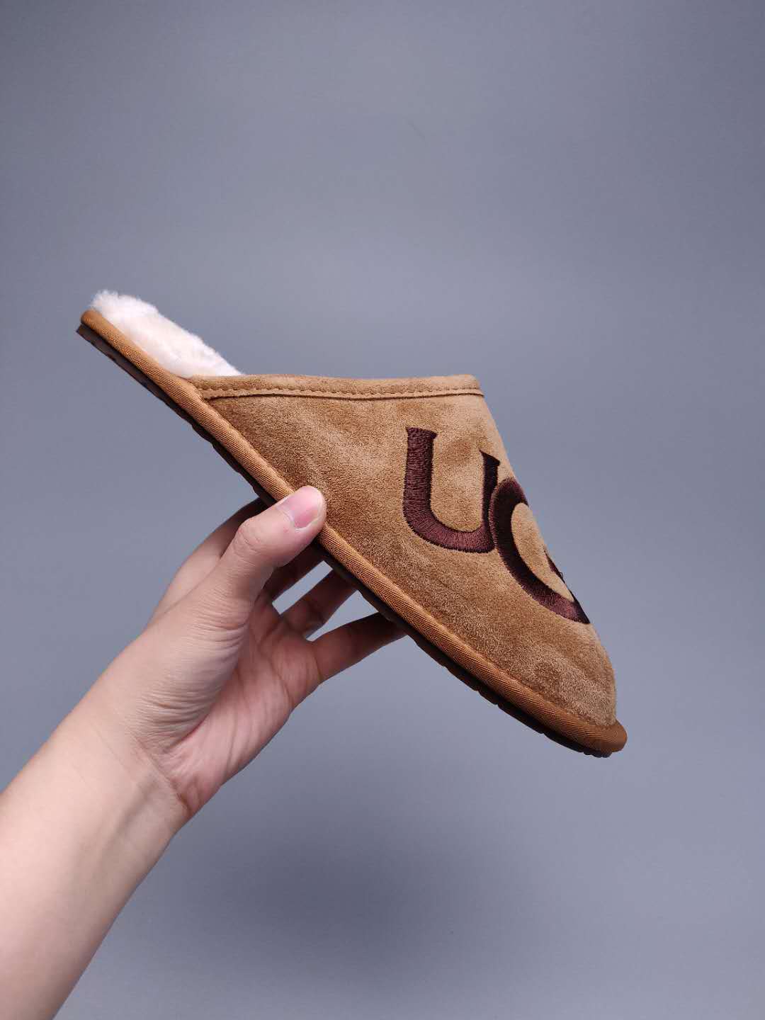 Chestnut Designer-Style Indoor Slippers | G Logo House Shoes – In Stock