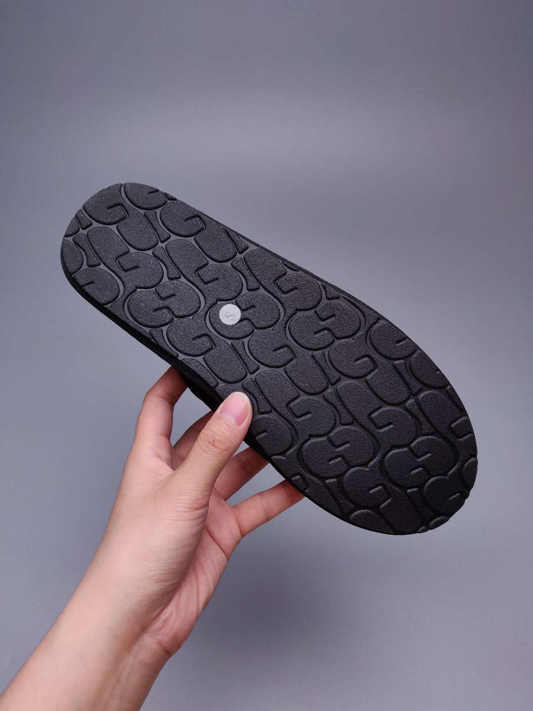 Black Designer-Style Indoor Slippers | G Logo House Shoes – In Stock