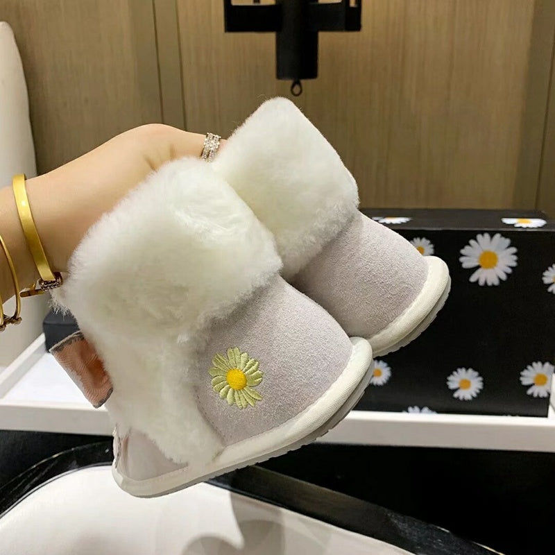 Creamy White Daisy Shoes | Chain & Ribbon Details – In Stock