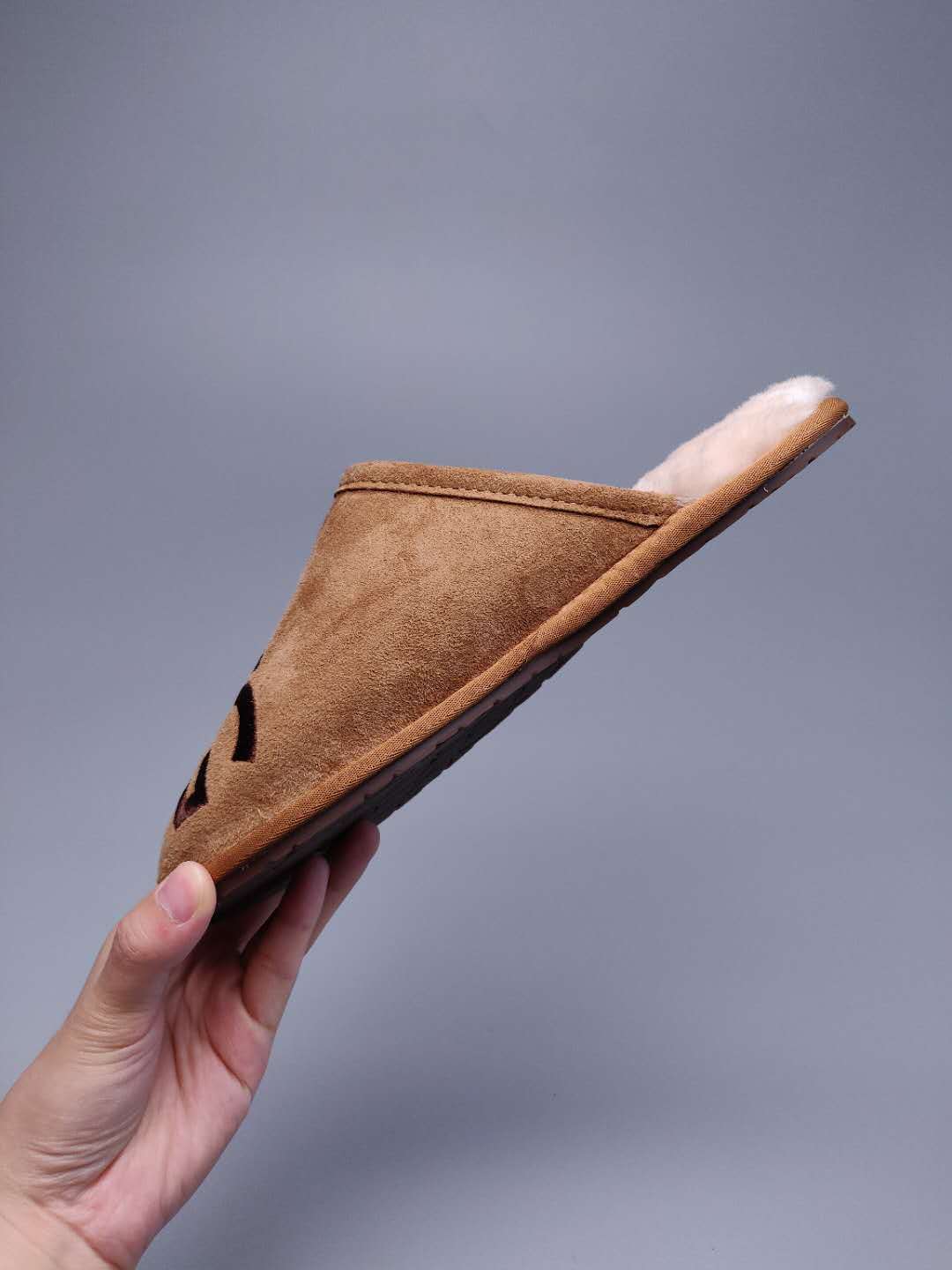 Chestnut Designer-Style Indoor Slippers | G Logo House Shoes – In Stock