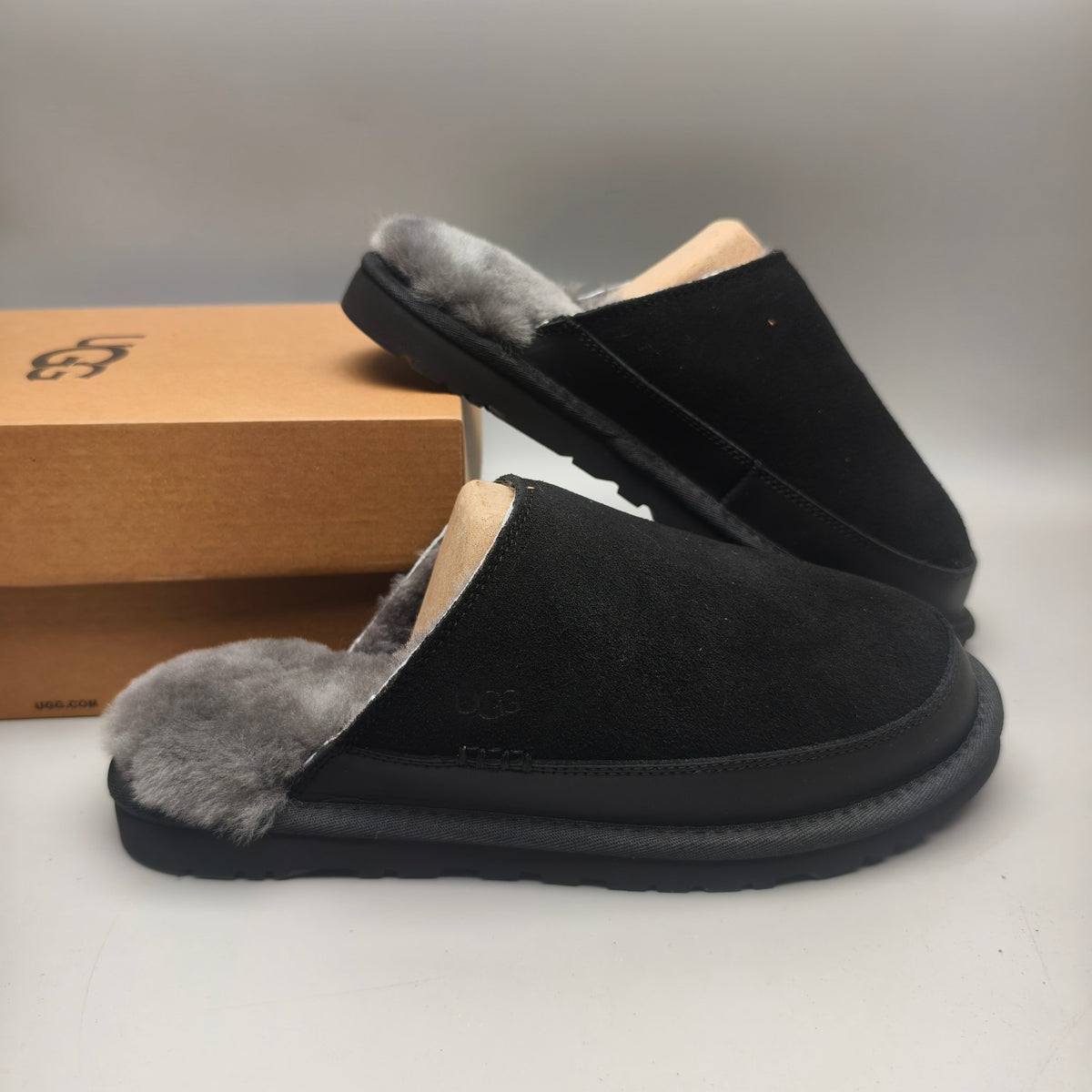 Black Men's Plush Slippers | Ultra-Light Casual Style – In Stock