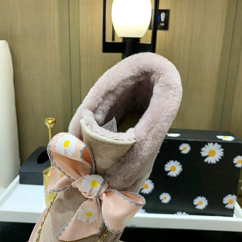 Dusty Pink Daisy Shoes | Chain & Ribbon Details – In Stock