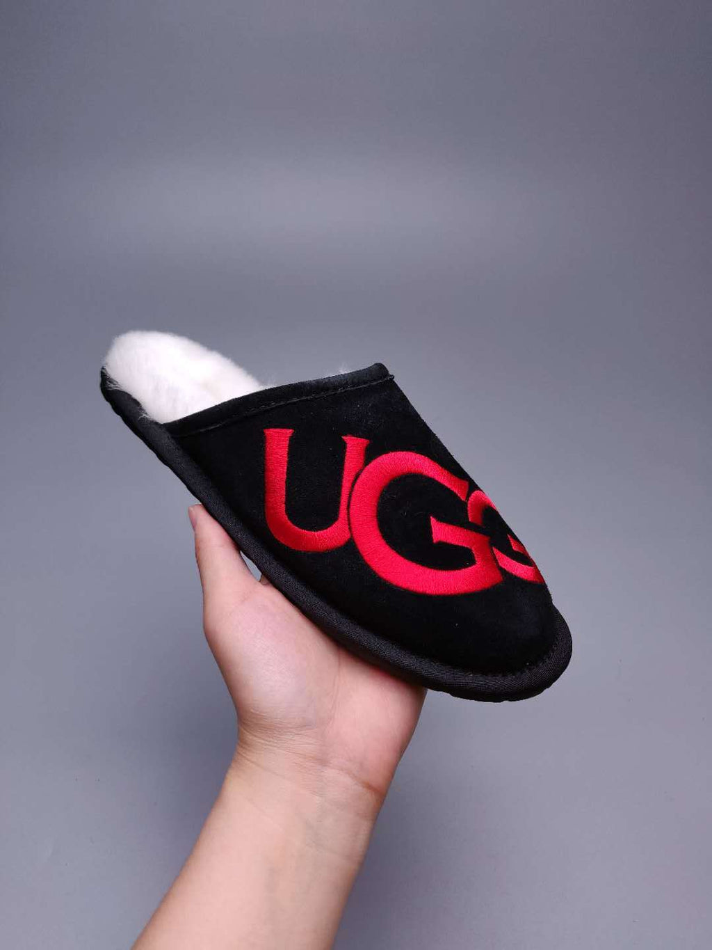 Black Designer-Style Indoor Slippers | G Logo House Shoes – In Stock