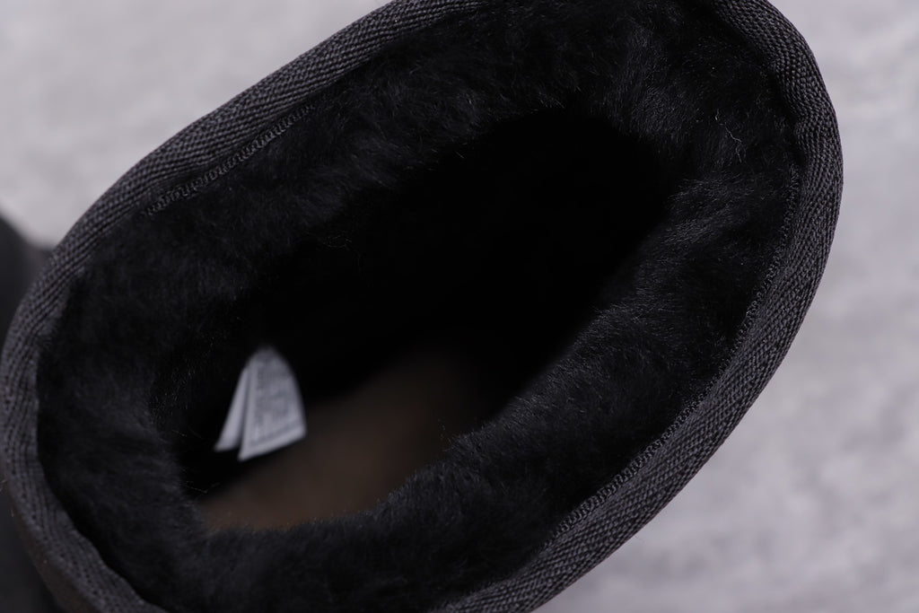 Black Classic Short II Boots | Classic 2.0 Style – In Stock