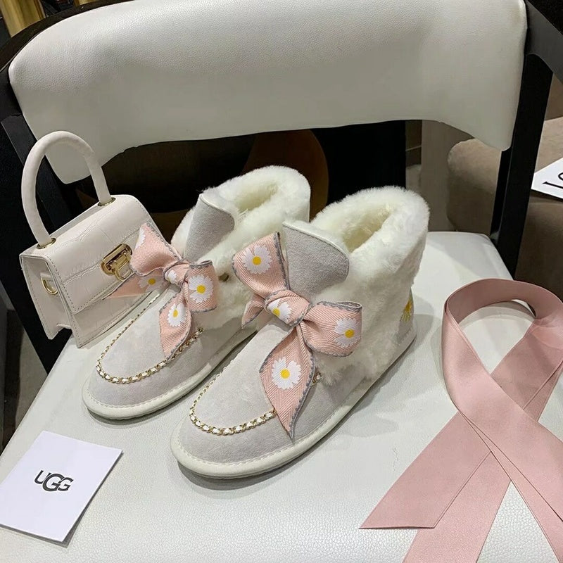 Creamy White Daisy Shoes | Chain & Ribbon Details – In Stock
