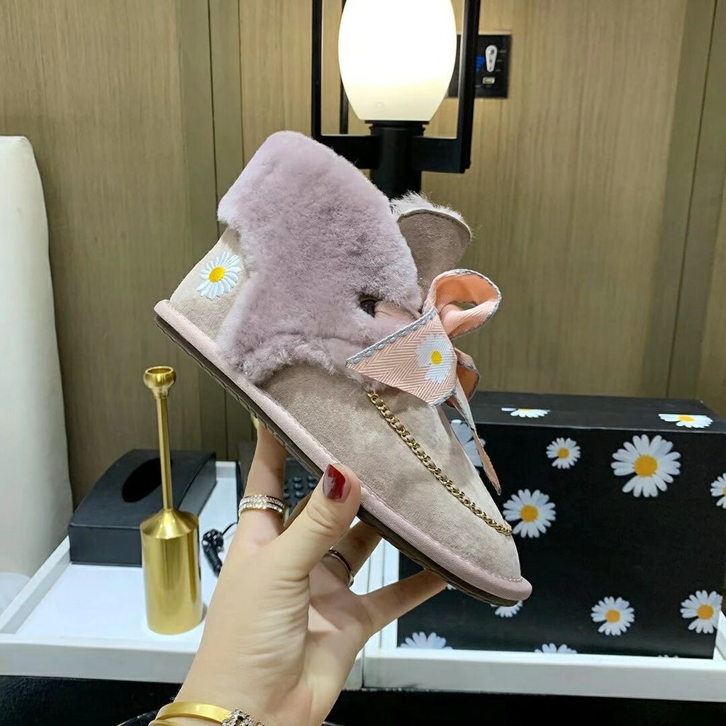 Dusty Pink Daisy Shoes | Chain & Ribbon Details – In Stock