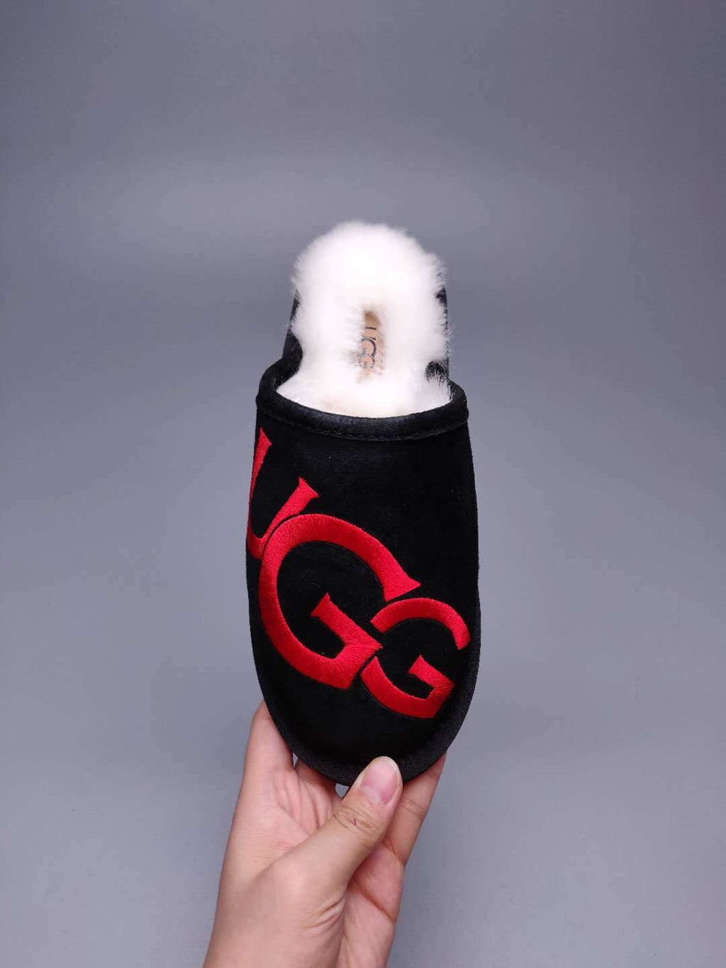 Black Designer-Style Indoor Slippers | G Logo House Shoes – In Stock