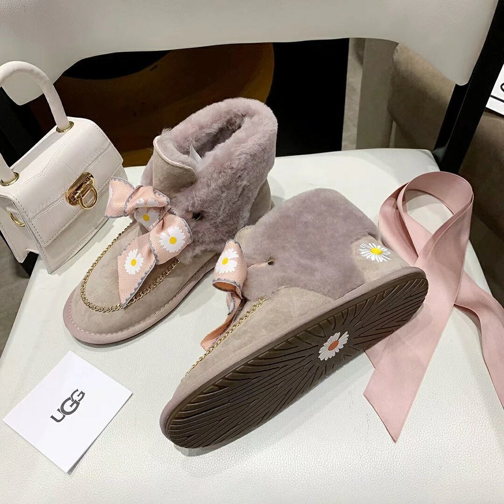 Dusty Pink Daisy Shoes | Chain & Ribbon Details – In Stock