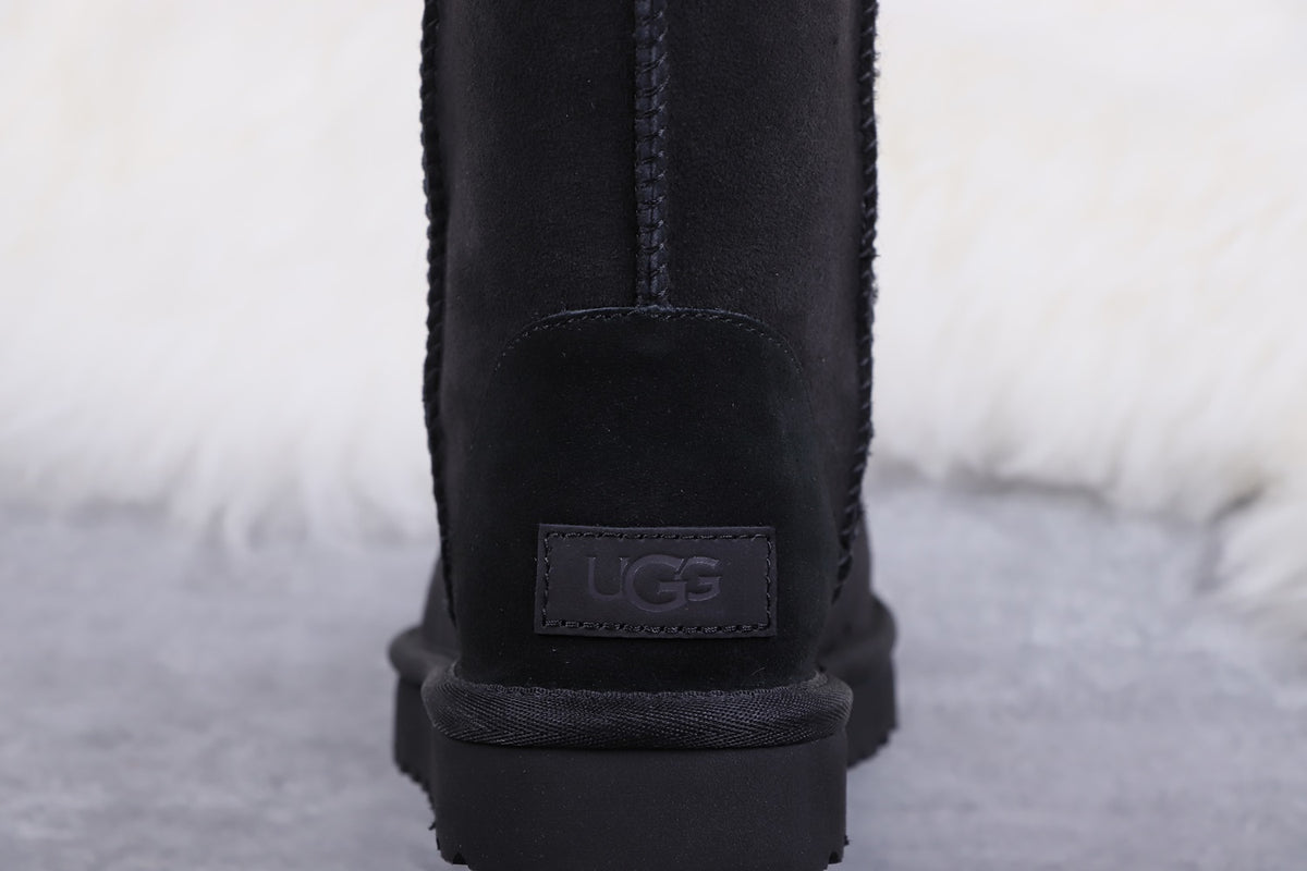 Black Classic Short II Boots | Classic 2.0 Style – In Stock