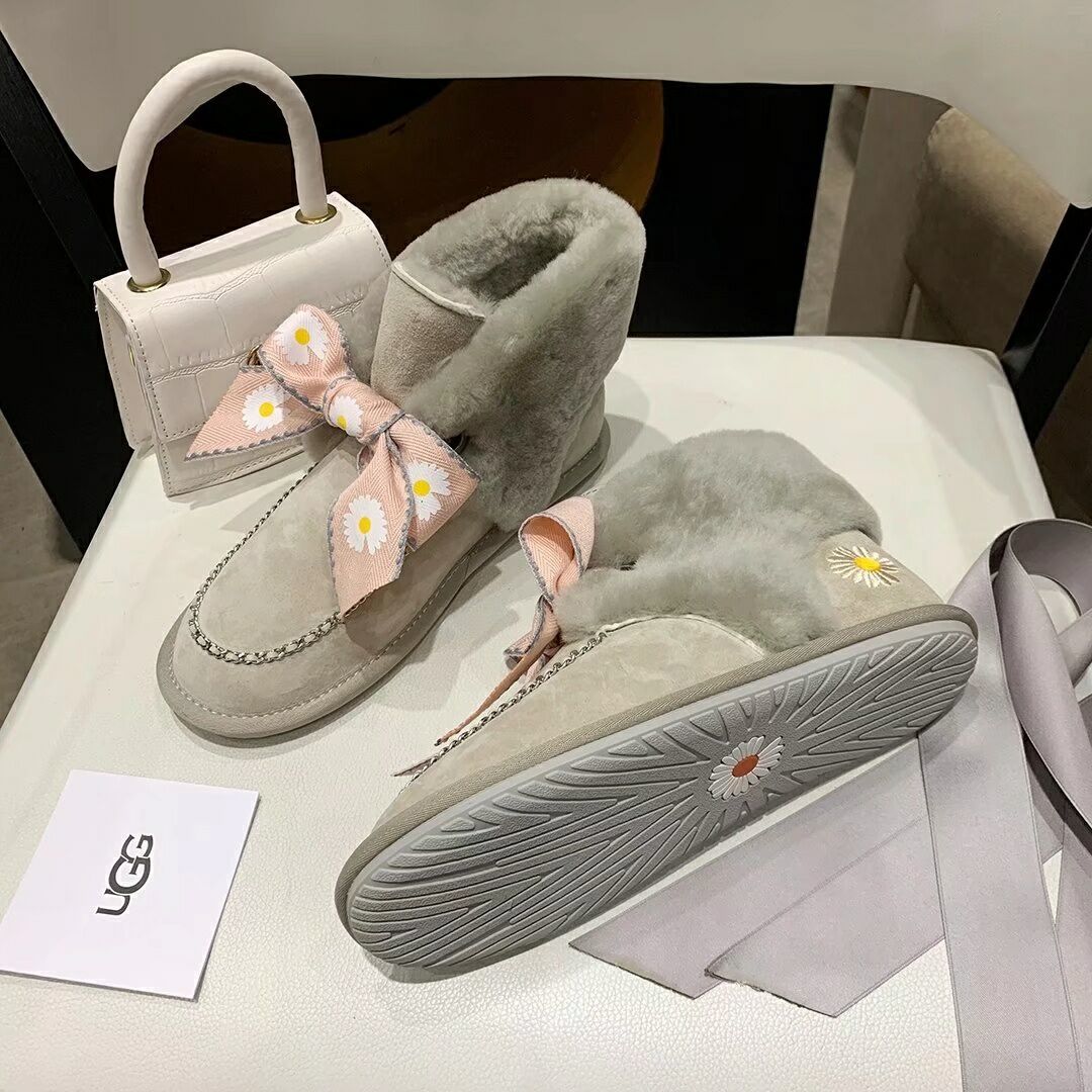 Grey Daisy Shoes | Chain & Ribbon Details – In Stock