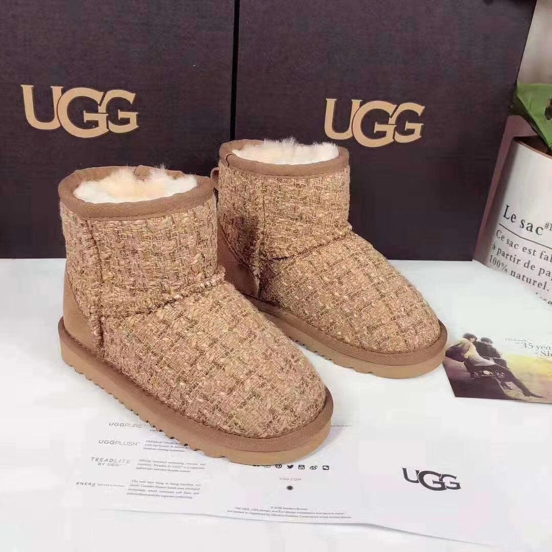 Chic Chestnut Kids' Snow Boots | Elegant Winter Style