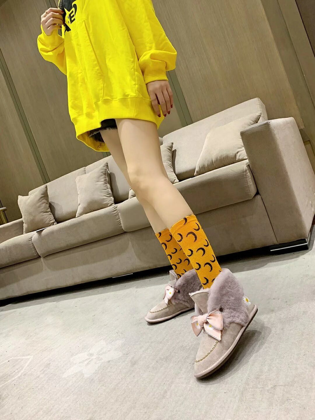 Dusty Pink Daisy Shoes | Chain & Ribbon Details – In Stock