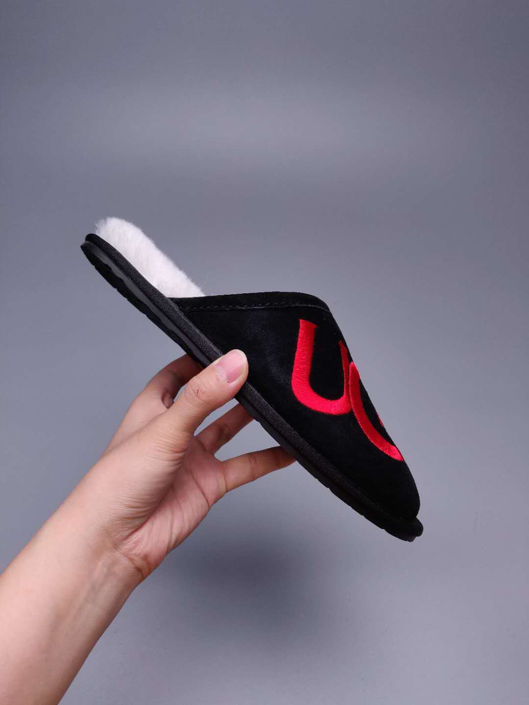 Black Designer-Style Indoor Slippers | G Logo House Shoes – In Stock