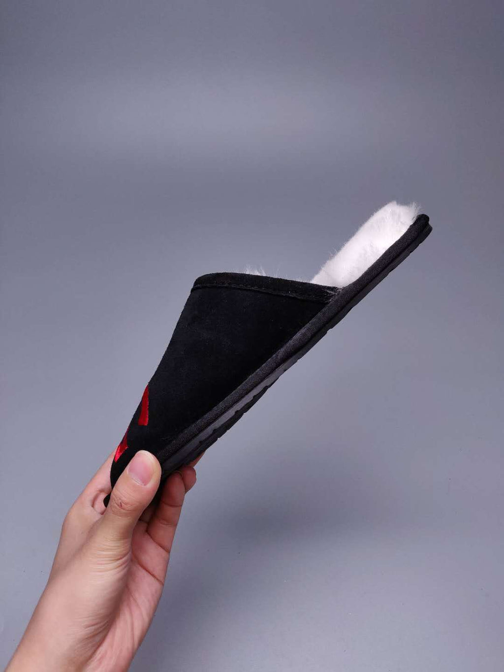 Black Designer-Style Indoor Slippers | G Logo House Shoes – In Stock