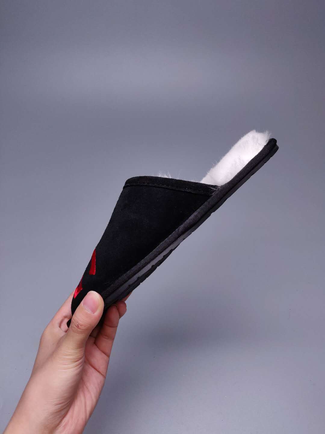 Black Designer-Style Indoor Slippers | G Logo House Shoes – In Stock