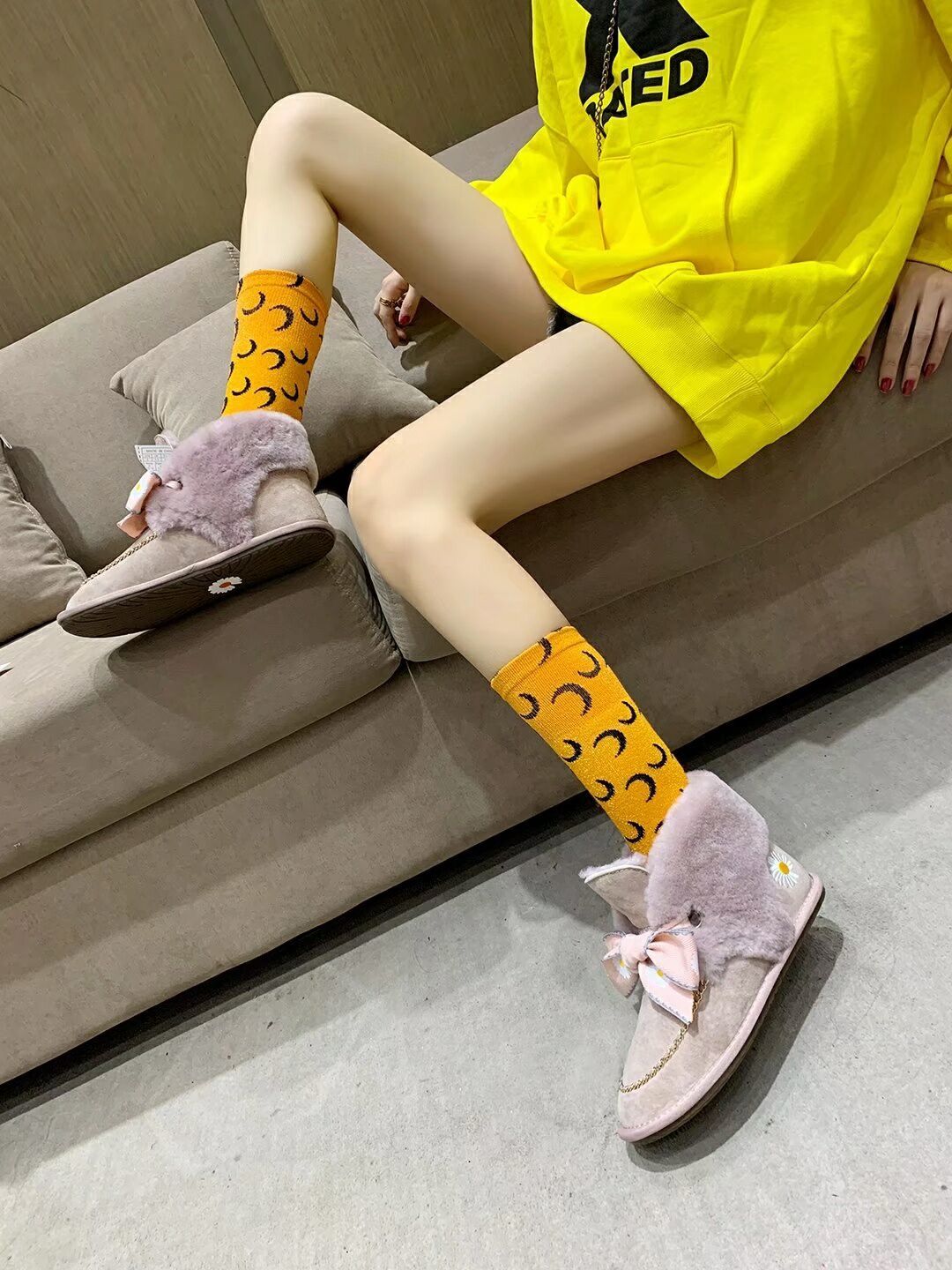 Dusty Pink Daisy Shoes | Chain & Ribbon Details – In Stock