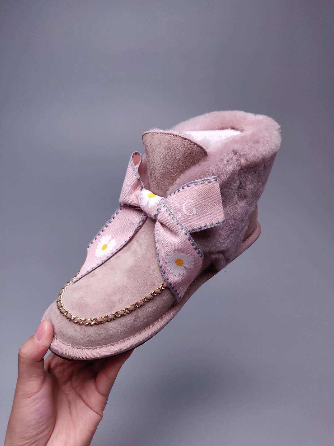Dusty Pink Daisy Shoes | Chain & Ribbon Details – In Stock